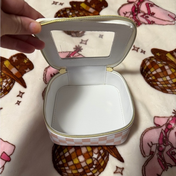 Checkered Square Accessory Box - Picture 2 of 4